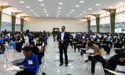 یک دانش آموز خوزستانی موفق به کسب رتبه تک رقمی کنکور شد