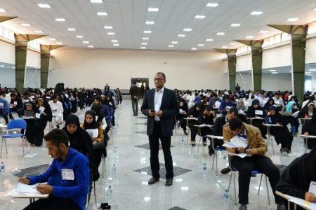 یک دانش آموز خوزستانی موفق به کسب رتبه تک رقمی کنکور شد