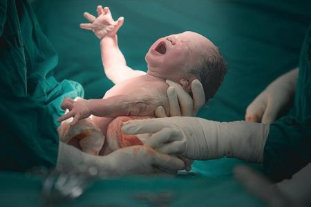 اولتیماتوم وزارت بهداشت به بیمارستان‌ها برای سزارین‌ تقویمی در «۰۲.۰۲.۰۲»