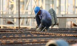 سبد معیشت به ۲۱ میلیون تومان رسید/ دغدغه‌ی مجلسی‌ها خودروی شاسی بلند است