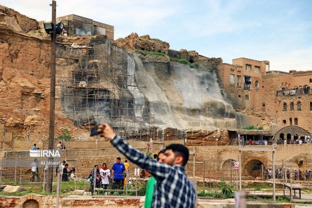 نجات ۱۰ گردشگر گرفتار در منطقه کوهستانی مُنگار