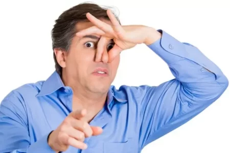 ۴ گروه غذایی که ممکن است باعث بوی نامطبوعِ بدن شوند