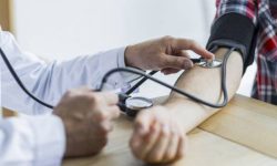 مراقب فشارخون بالا باشید/ چگونه بدانیم دچار فشارخون بالا هستیم/ خطر سکته مغزی و قلبی