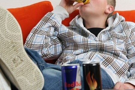 نوشیدنی انرژی‌زا؛ مد جدید دهه هشتادی‌ها !