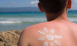 برنزه کردن ابتلا به سرطان پوست را ۱۰ برابر می‌کند/ فریب تبلیغات دروغین را نخورید