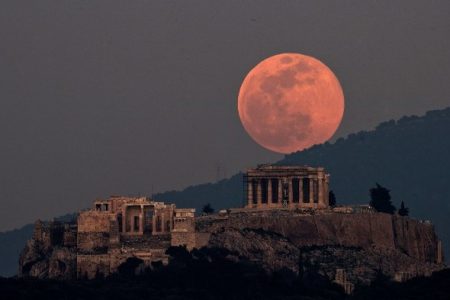 آخرین ابرماه عمرتان را از دست ندهید! / امشب ابر ماه توت فرنگی را مشاهده کنید