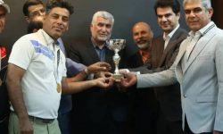 “معراج مسجدسلیمان” قهرمان لیگ برتر گلف کشور  / جام قهرمانی بعد از ۶ سال به زادگاه گلف بازگشت