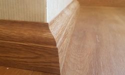 قرنیز چوبی بهتر است یا سنگی؟