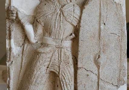 مجسمه سرباز ساسانی به ایران تحویل داده شد