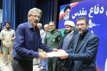 تجلیل از پیشکسوت رسانه مسجدسلیمان در آیین تجلیل از ایثارگران