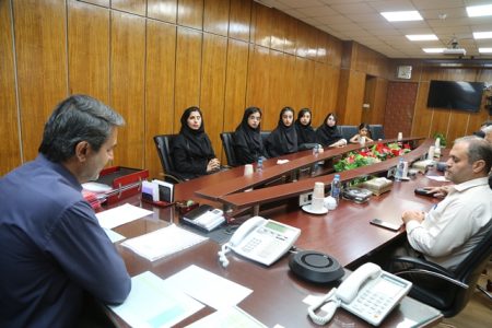 تجلیل مدیرعامل شرکت نفت و گاز مسجدسلیمان از دانش آموزان مقام آور مسابقه نقاشی کشور