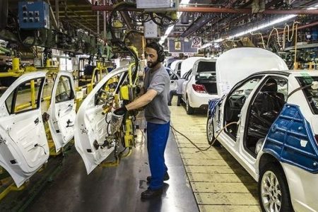 تهدید و شاخ و شانه کشیدن خودرو ساز گرانفروش برای دولت / این خودرو ساز، دولت را به توقف تولید تهدید کرد