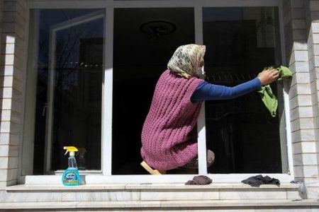 مرگ یک کارگر نظافتچی زن بر اثر سقوط از نردبان