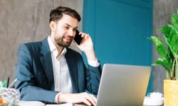 آداب و قوانین استفاده از موبایل در محل کار