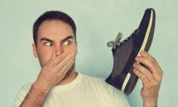 دلیل بوی بد پا و راههای درمان آن