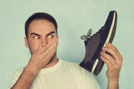 دلیل بوی بد پا و راههای درمان آن