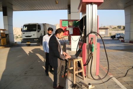 آماده به کار شدن جایگاه های پخش سوخت مسجدسلیمان با همکاری کارکنان شرکت بهره برداری نفت و گاز مسجدسلیمان