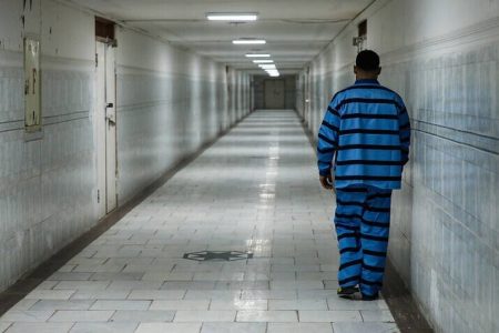 رهبر انقلاب با عفو یاتخفیف مجازات بیش از دو هزار نفر موافقت کردند