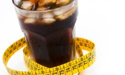 نوشابه مضرتر است یا شکلات؟