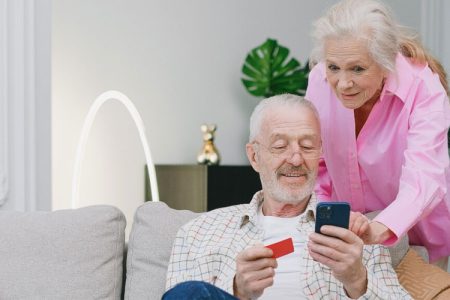 آموزش: پنج نکته برای استفاده آسان از گوشی اندرویدی برای سالمندان