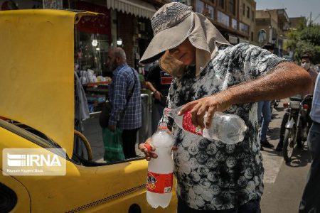افراد گرمازده علاوه بر آب، نمک بخورند