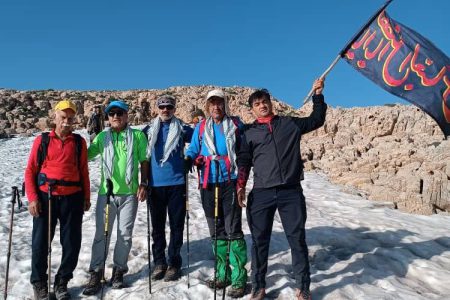 صعود گروه کوهنوردی همتباران به بام خوزستان قله ی کینو +تصاویر