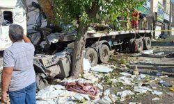 تریلر حامل سنگ در تهران خون به پا کرد+ عکس