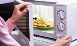 مانده این غذاها را اصلا نخورید !