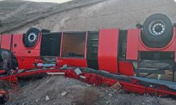 حادثه مرگبار برای دانش‌آموزان کرمانی؛ واژگونی اتوبوس با ۶ کشته و ۲۷ مصدوم