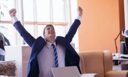 ۵ عبارتی که افراد باهوش برای موفقیت در محیط کار استفاده می‌کنند