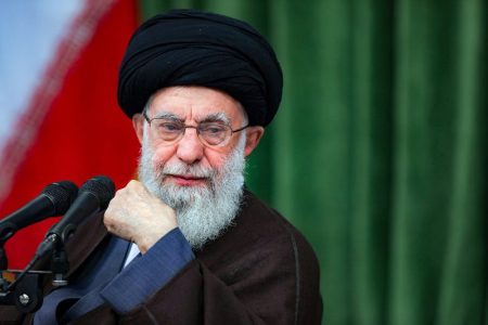 موافقت رهبر انقلاب با عفو یا تخفیف و تبدیل مجازات حدود ۳ هزار نفر از محکومان