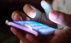 فضای مجازی و تهدید سلامت مادران؛ راهکار چیست؟