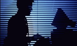 زن مطلقه در دام شیطان مجازی / این مرد با انتشار فیلم‌ها آبرویم را برد