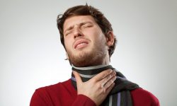 چرا با گلودرد از خواب بیدار می‌شویم؟