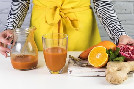 ترکیب آب هویج و زنجبیل معجزه می‌کند / خواص آب هویج و زنجبیل را بشناسید