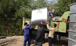 اهدای سطل‌های جمع آوری پسماند شهری با مشارکت شرکت نفت و گاز مسجدسلیمان