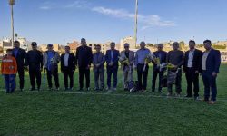 تجلیل از پیشکسوتان ورزش مسجدسلیمان در بین دو نیمه دیدار نفت مسجدسلیمان و نفت گچساران