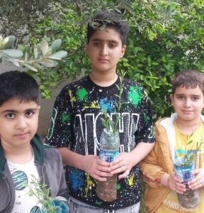 کاشت ۱۲۰ نهال بومی توسط دانش آموزان مسجدسلیمانی همیار محیط زیست