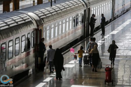 راه‌آهن شهرکرد – سفیددشت – مبارکه ریل‌گذاری می‌شود