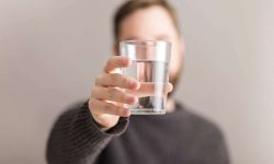 فواید شگفت انگیز آب ولرم صبحگاهی