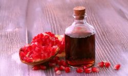 خواص روغن هسته انار برای پوست؛بهترین روغن ضد پیری بشناسید + طرز استفاده از روغن هسته انار