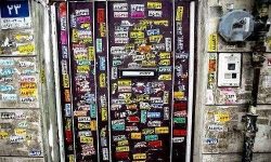 نصب برچسب‌های تبلیغاتی جرم محسوب می‌شود؟