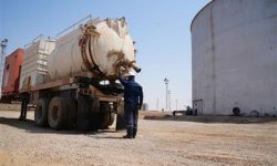 تخلیه سلج و رسوبات مخزن ۵۵ هزار بشکه ای نمکزدایی مارون ۵ در هفت روز