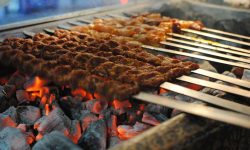 چرا کباب کوبیده شما خوشمزه نمی‌شود؟ ؛ راهنمای کامل پخت کباب کوبیده در خانه