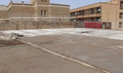 احداث زمین چمن مصنوعی در بازار چشمه علی آغاز شد