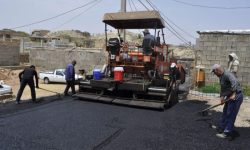 عملیات آسفالت کوی شهدا منطقه نمره هشت آغاز شد