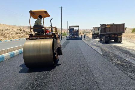 شتاب در تکمیل تعریض جاده گلف با وجود گرمای طاقت‌فرسا