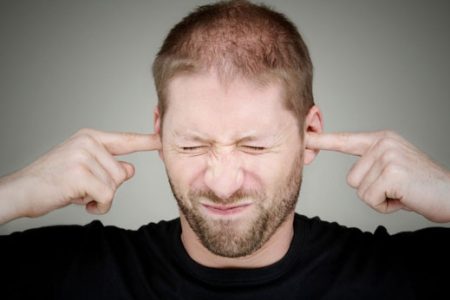 ایجاد صدای مزاحم برای همسایگان در ساعات استراحت جرم است؟