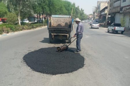 عملیات لکه‌گیری معابر اصلی سطح شهر مسجدسلیمان آغاز شد