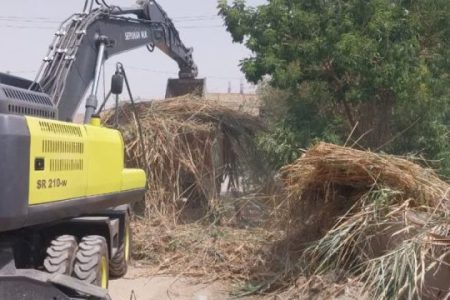 عملیات لایروبی کانال پارک ۱۱ هکتاری منطقه نفتک پس از چندین سال انجام شد